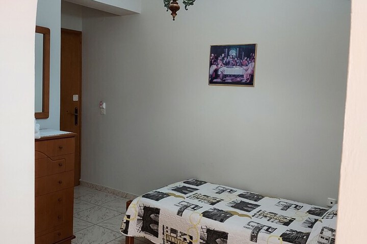 Room 20 of 192
