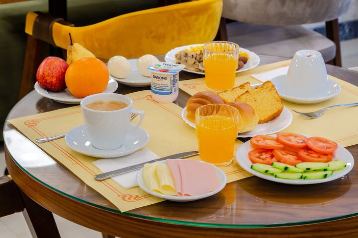 Breakfast/Coffee Service 72 of 74