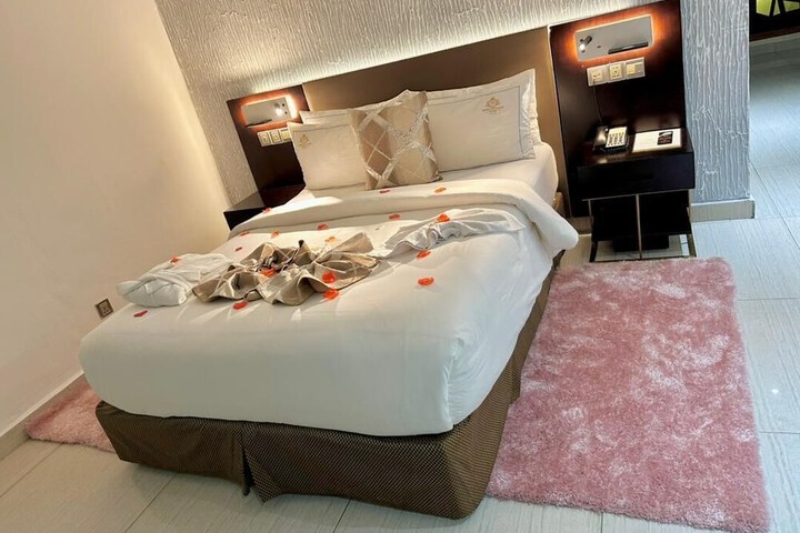 Room 25 of 63