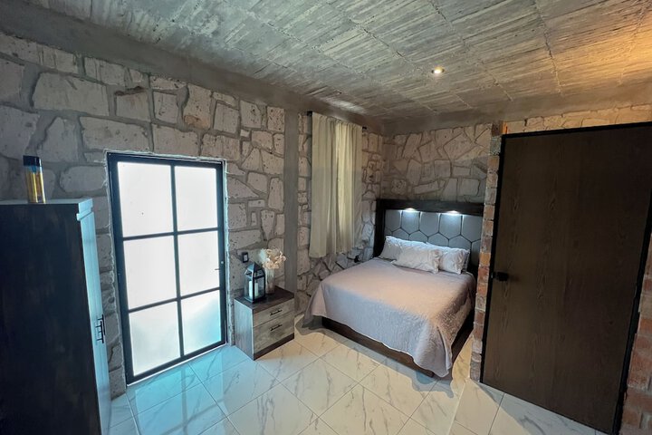 Room 12 of 69