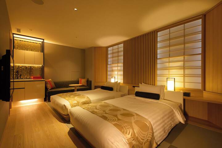 Room 30 of 103