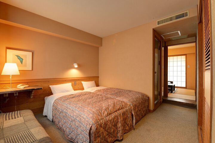 Room 21 of 115