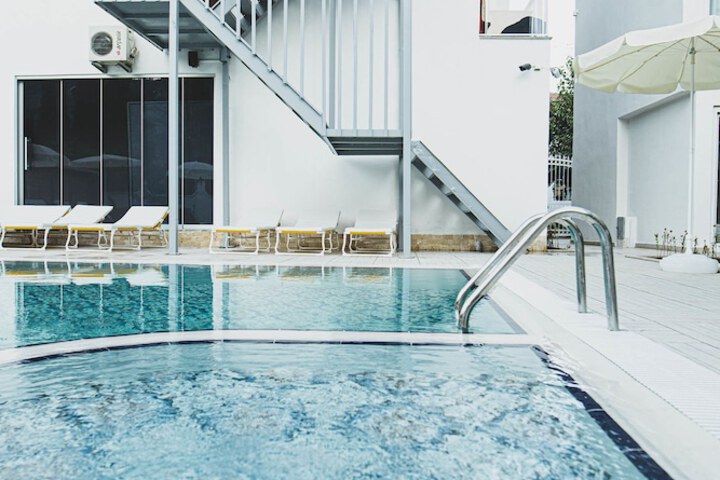 Pool 109 of 135