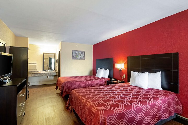 2 Double Beds (7 of 11)