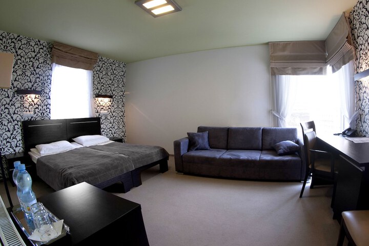 Room 13 of 70