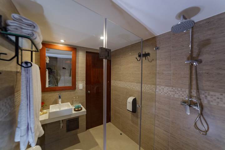 Room 25 of 46