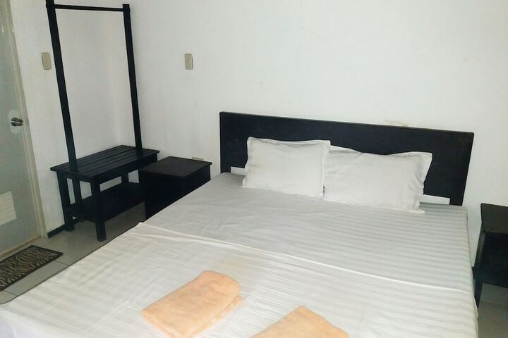 Room 44 of 49