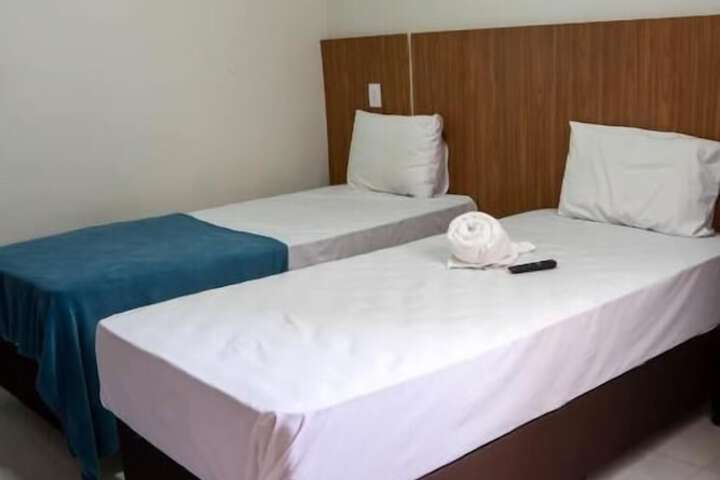 Room 12 of 115