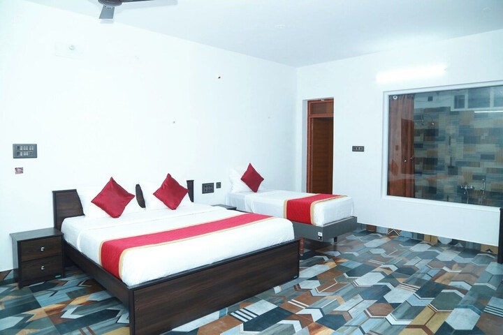 Room 11 of 11