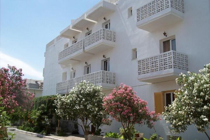 Hotel 5 of 6