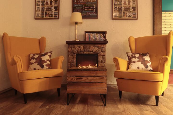 Lounge 45 of 74