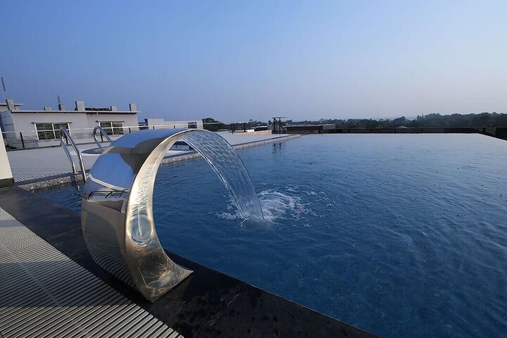 Pool 7 of 12