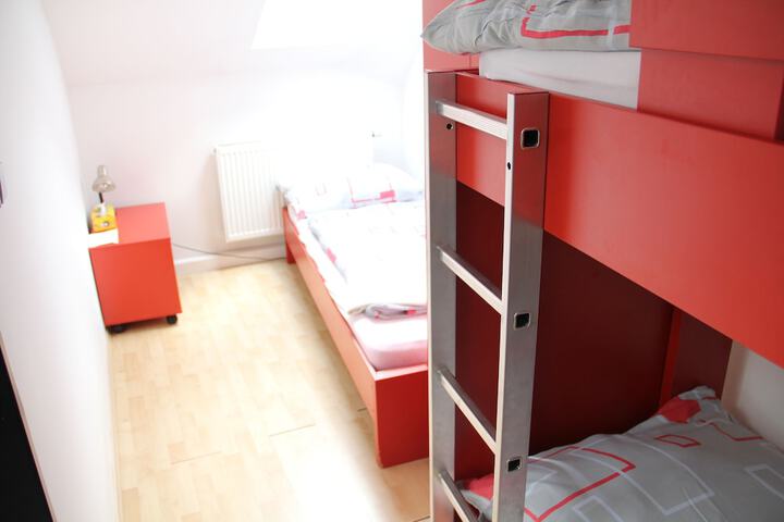 Room 4 of 39