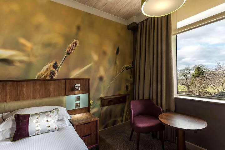 Room 46 of 136