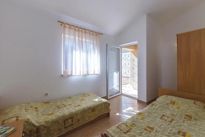 Room 3 of 15