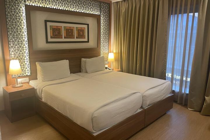 Room 12 of 30