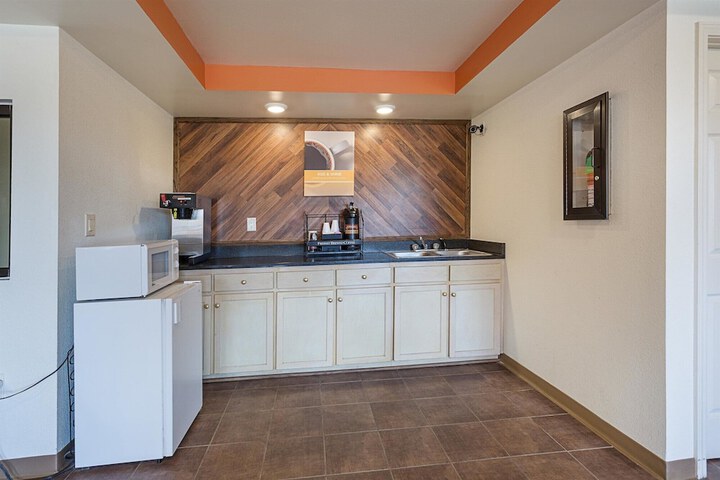 Hotel Interior 4 of 36