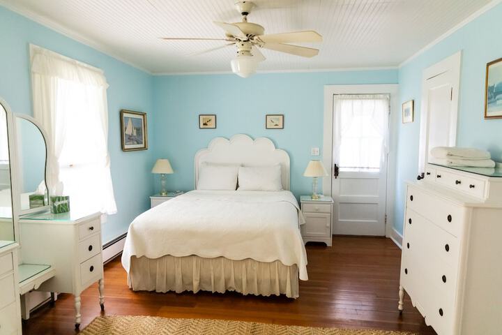 Room 8 of 38