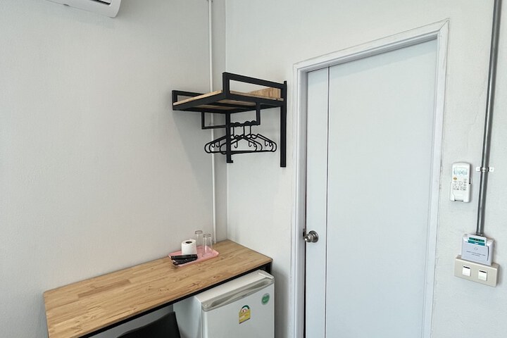 Room 9 of 23