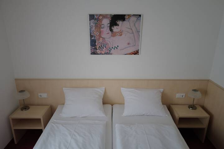Room 2 of 10