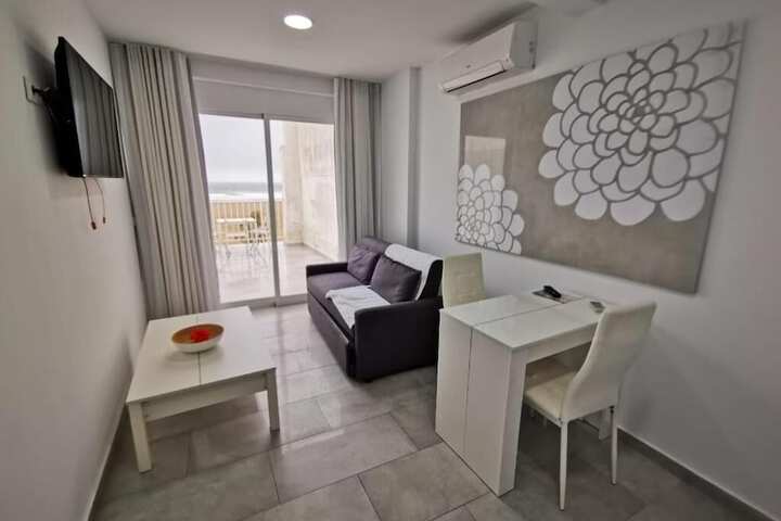 Room 32 of 48