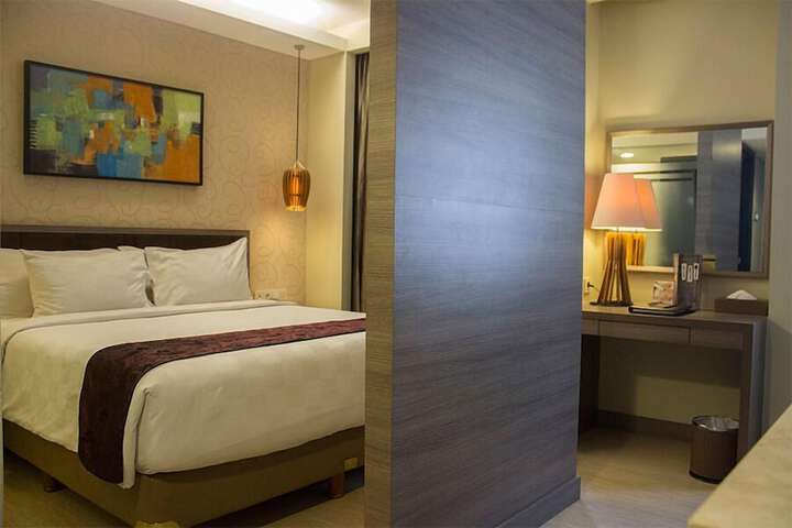 Room 13 of 52