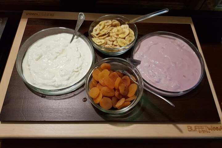 Dining 31 of 48