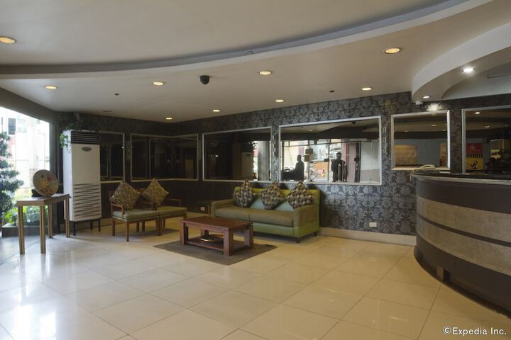 Business Center 25 of 26