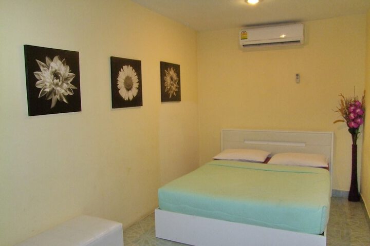 Room 4 of 35