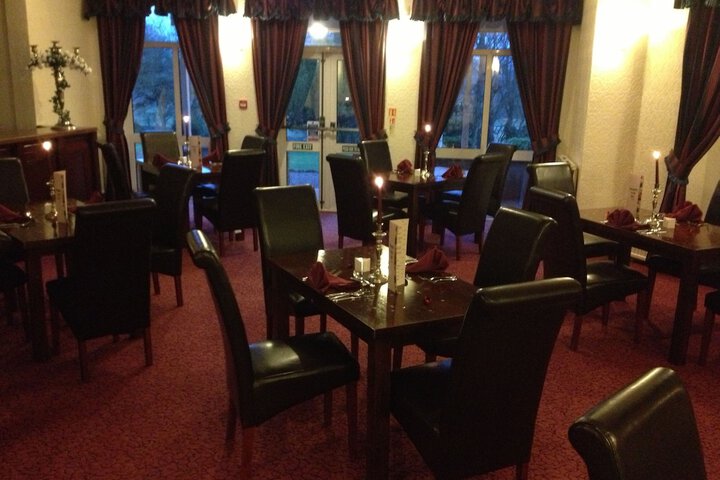 Dining 40 of 61
