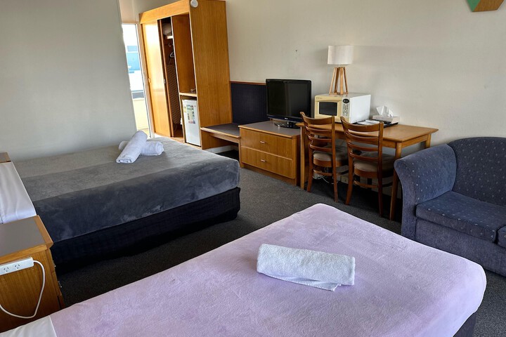 Room 9 of 75