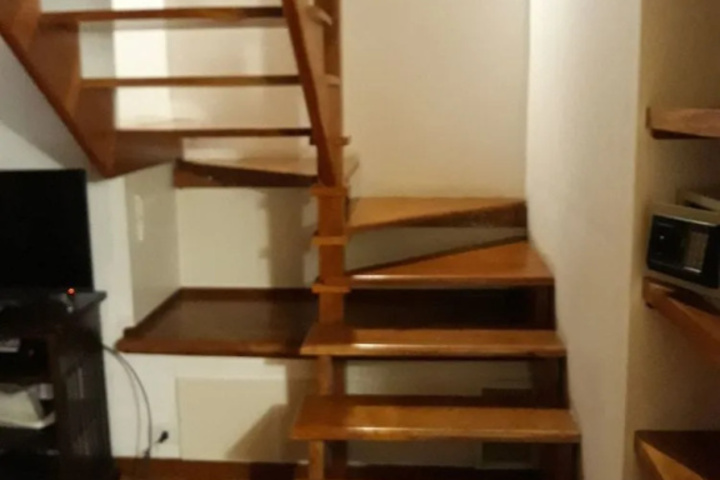 Room 6 of 13