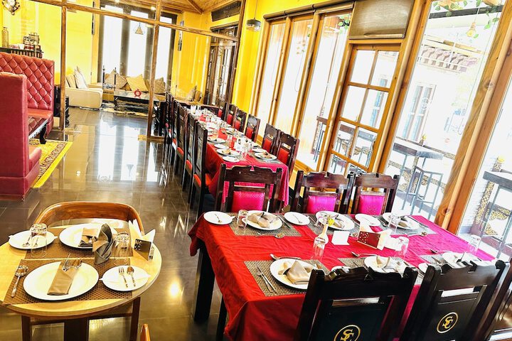 Dining 40 of 75