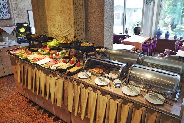 Dining 54 of 65