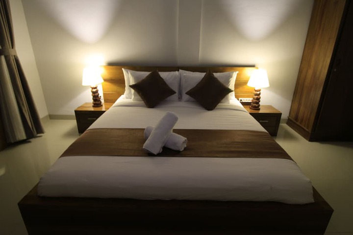 Room 2 of 34