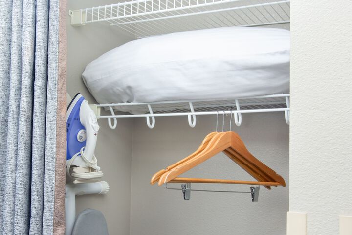 Iron/ironing board
