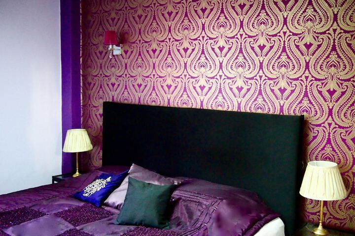 Room 13 of 33