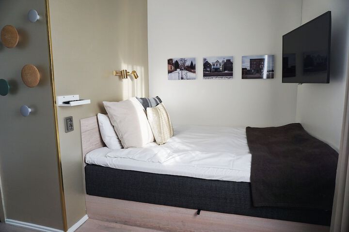 Room 25 of 60