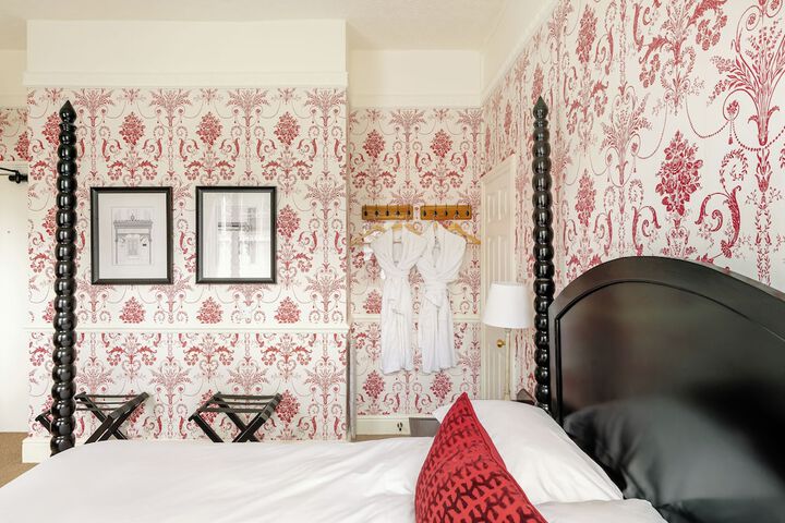Room 40 of 98