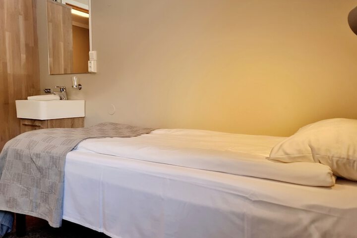 Room 3 of 6