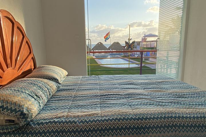 Room 3 of 28