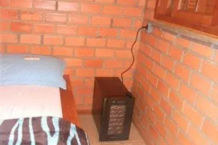 Room 2 of 27