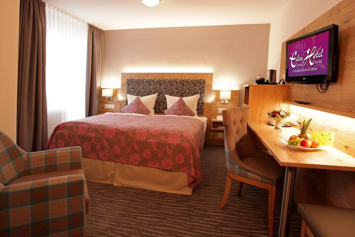 Room 7 of 96