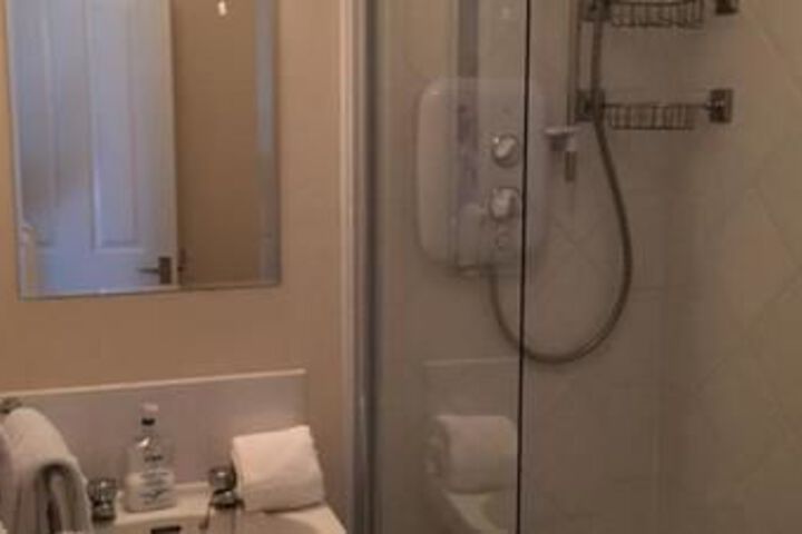 Room 2 of 25