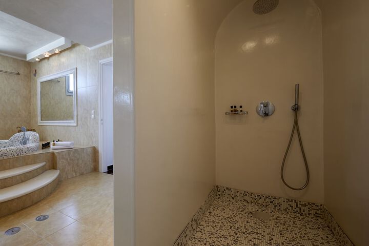 Room 260 of 295