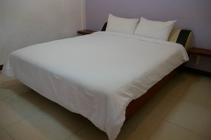 Room 28 of 38