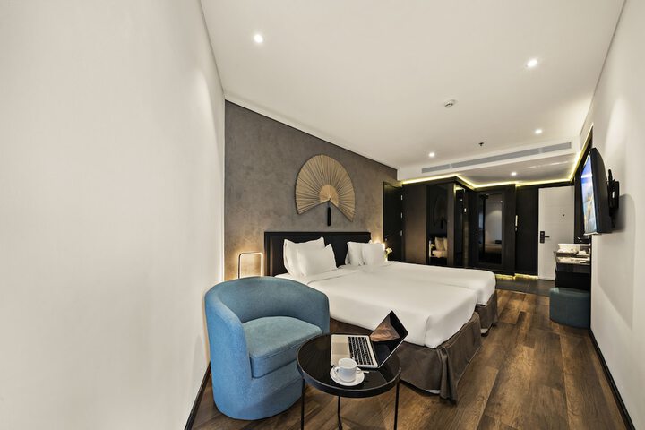 Room 38 of 80
