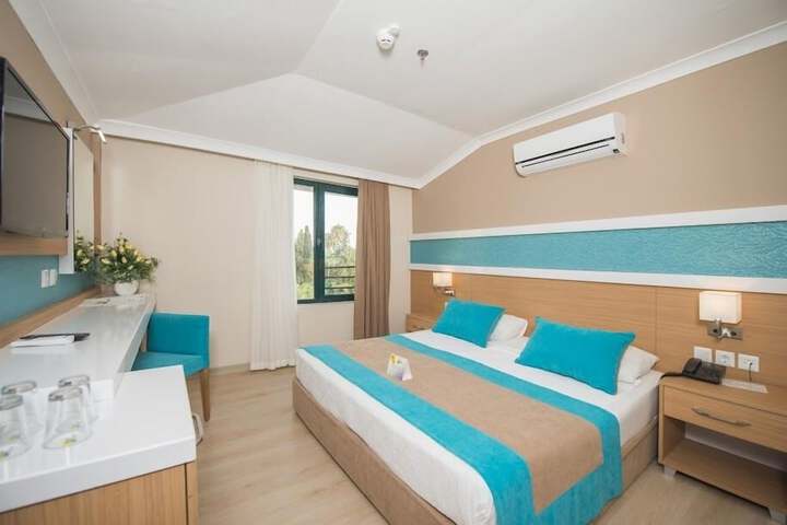 Room 6 of 39