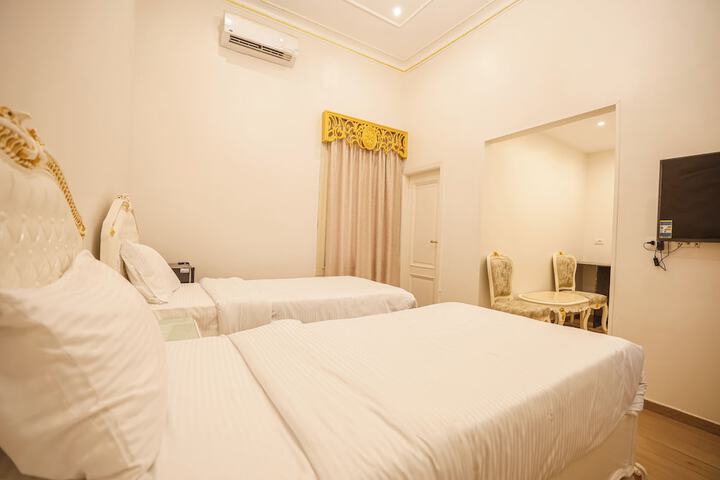 Room 40 of 82