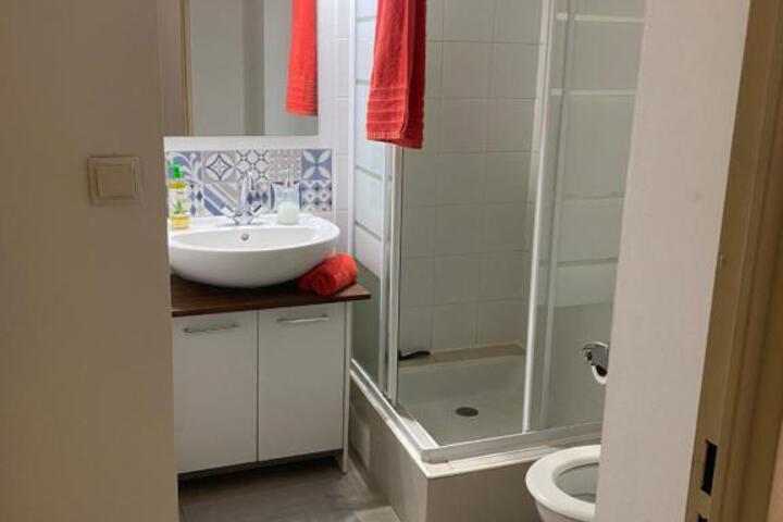 Room 6 of 6